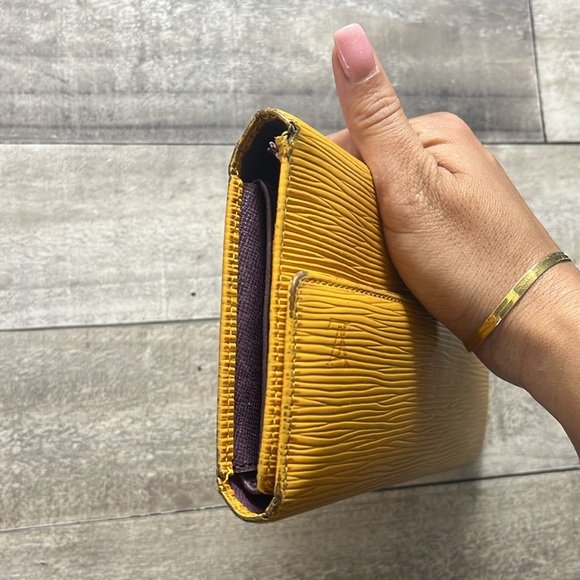 LOUIS VUITTON Yellow Epi Leather Porte Tresor Wallet - Picture 11 of 13